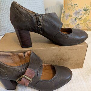 Clarks Indigo Heels 7.5